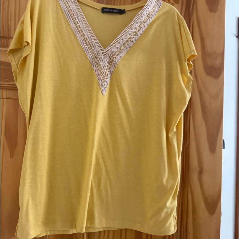 Merona Yellow Lace V-Neck Women's Tee
